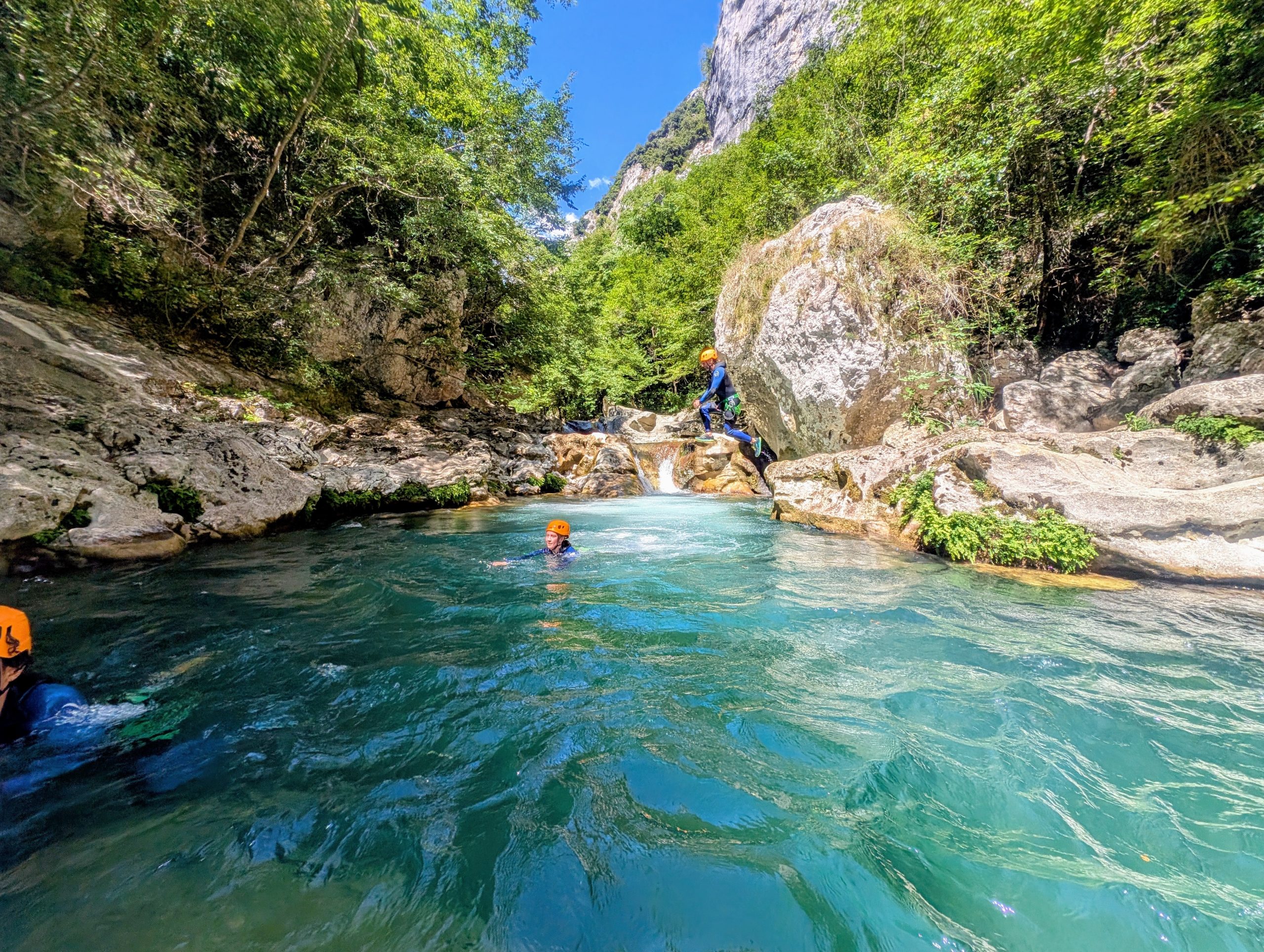 Petit saut rando aqua canyoning niveau 1