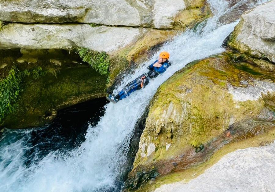 Toboggan dans le canyon des Gorges du Loup, Nice Côte d'Azur 06
