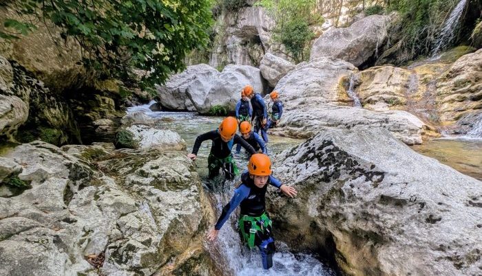 activité plein air canyoning centre vacances collectivités nice 06 frejus var alpes maritimes