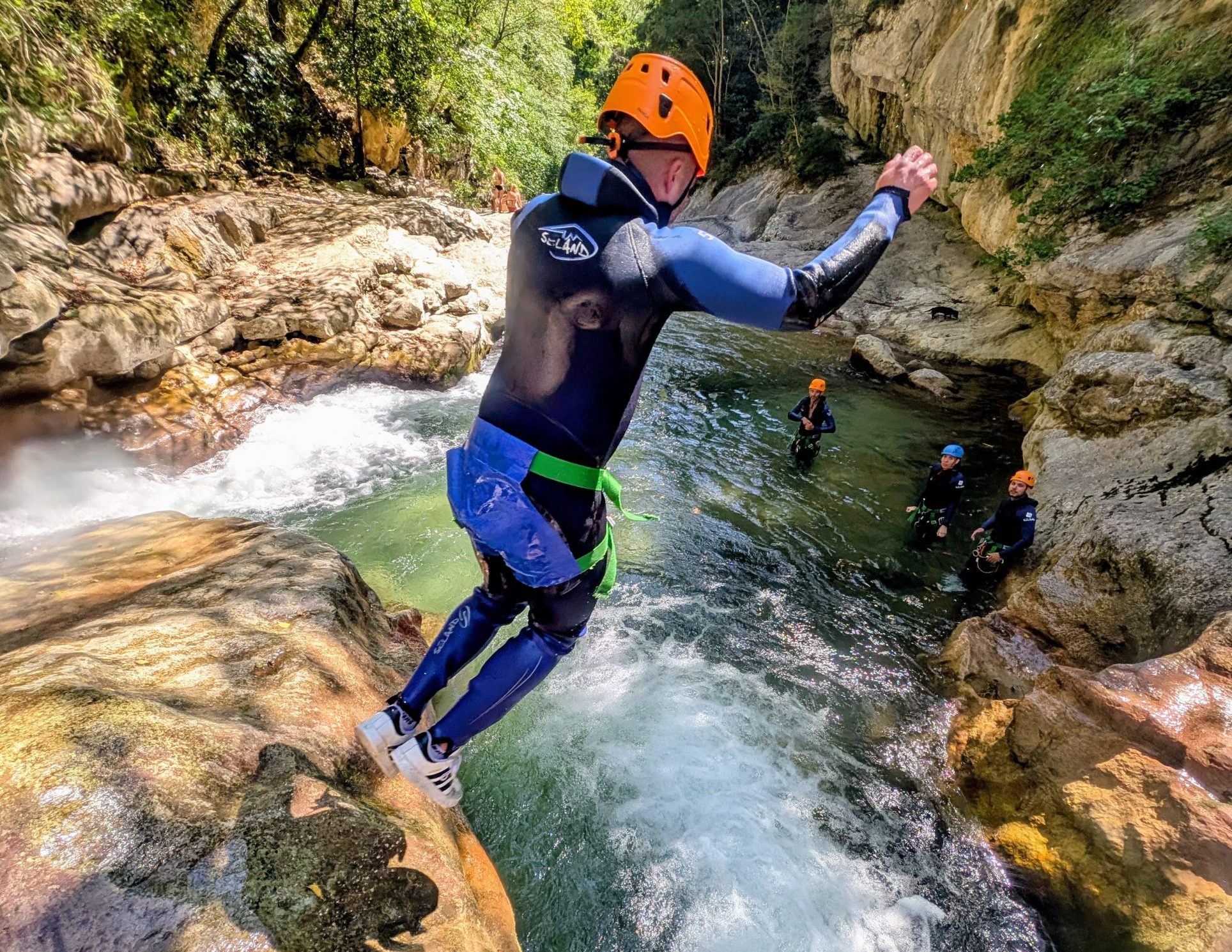 enterrement de vie de garçon jeune fille canyoning nice côte d'azur 06