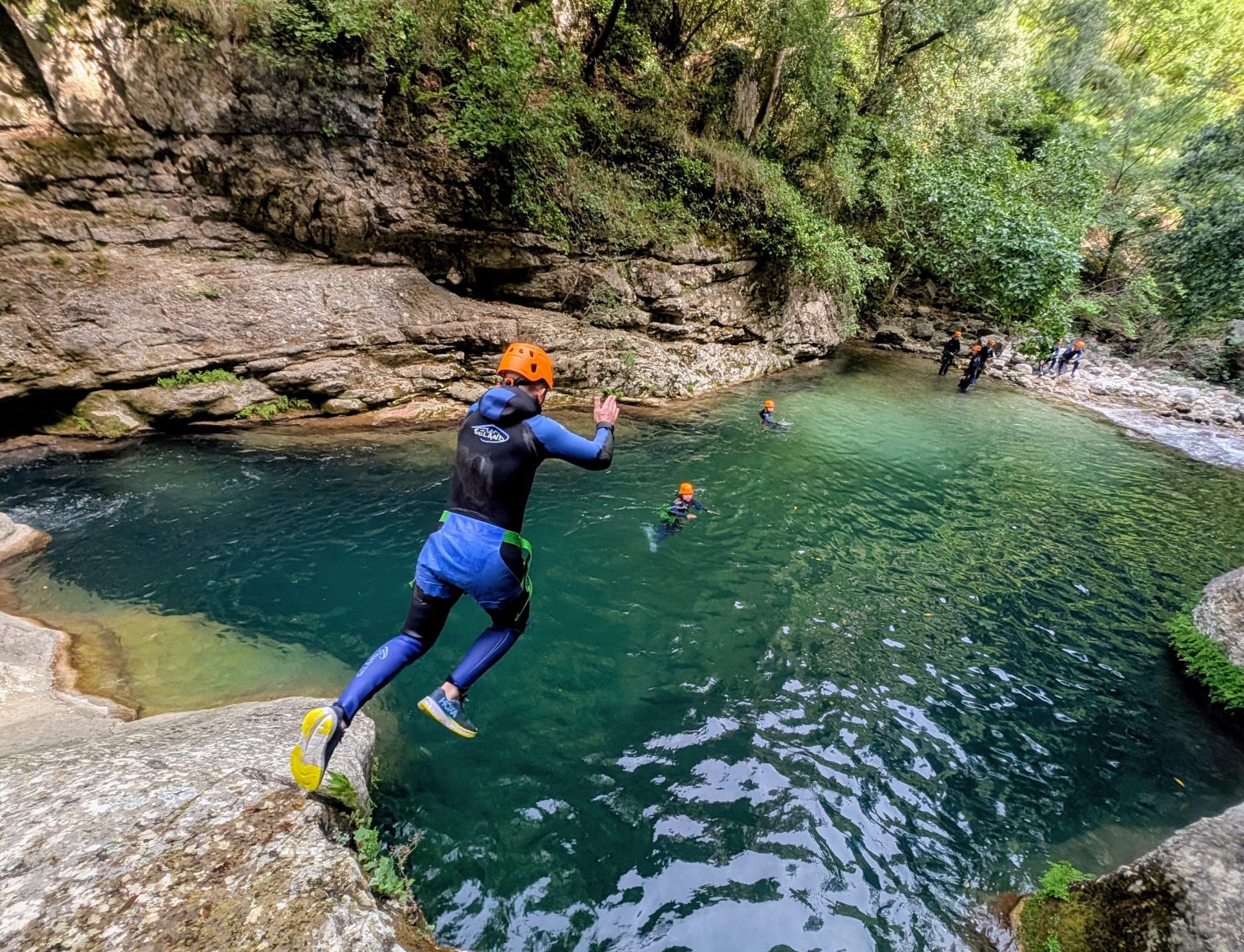 evg evjf canyon enterrement de vie de garçon jeune fille nice alpes maritimes maritimes var 06 83 frejus