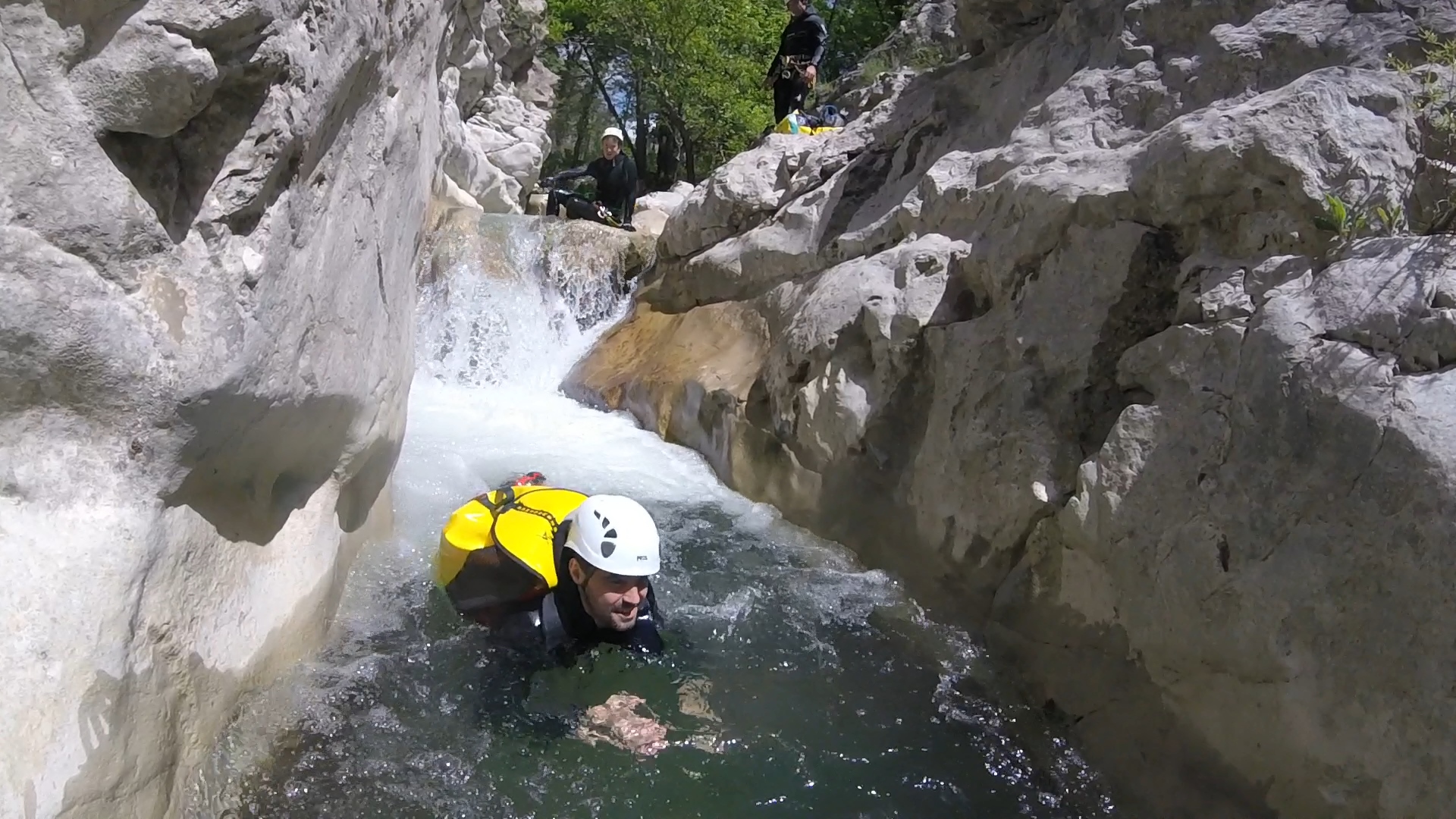 Nage dans le canyon sauvage de Cuebris Alpes Maritimes